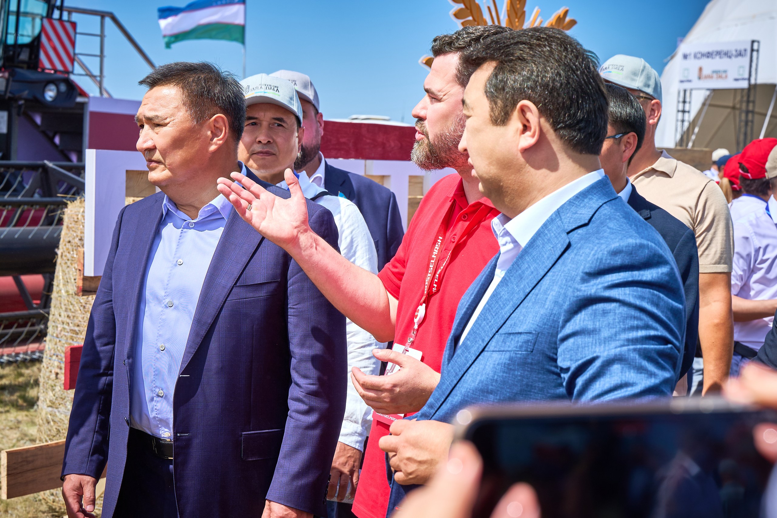 Даника Тралл жалаңаш